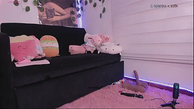 Snapshot of moonliiiight1 chatting on September 23, 2025, 2:07 am moonliiiight1 online show from September 23, 2025, 2:07 am