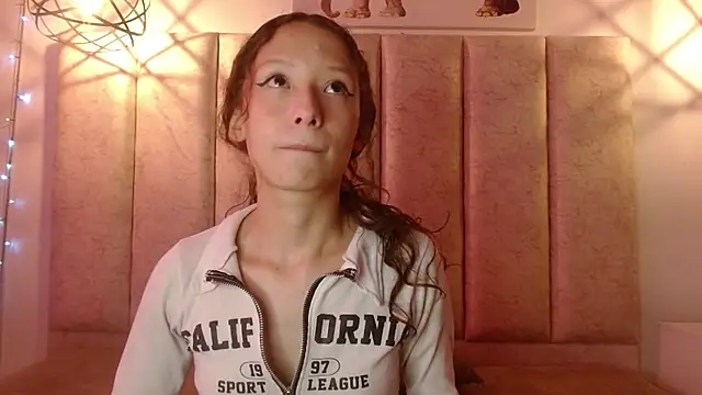 abbycutecs online show from September 22, 2025, 2:01 pm