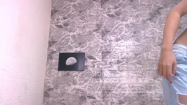 AndreaGil  online show from October 7, 2025, 12:28 pm