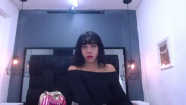 AndreaGil  online show from September 25, 2025, 6:58 pm