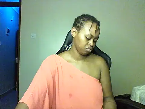 Snapshot of Candii_wet_ chatting on October 12, 2025, 8:32 pm Candii wet online show from October 12, 2025, 8:32 pm