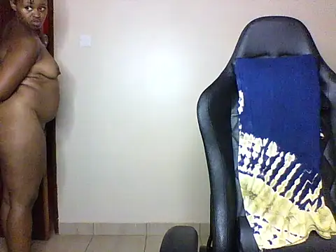 Snapshot of Candii_wet_ chatting on October 9, 2025, 10:43 pm Candii wet online show from October 9, 2025, 10:43 pm