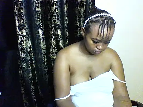 Snapshot of Candii_wet_ chatting on September 17, 2025, 11:40 pm Candii wet online show from September 17, 2025, 11:40 pm