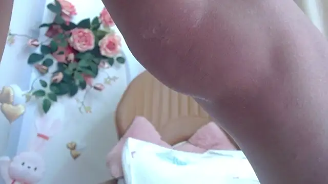 Snapshot of Cindy--Cici chatting on December 19, 2025, 1:20 am Cindy--Cici online show from December 19, 2025, 1:20 am