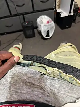 Cameltoekilla online show from April 12, 2026, 3:43 am