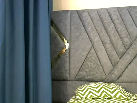 vannessa online show from October 25, 2025, 5:57 pm