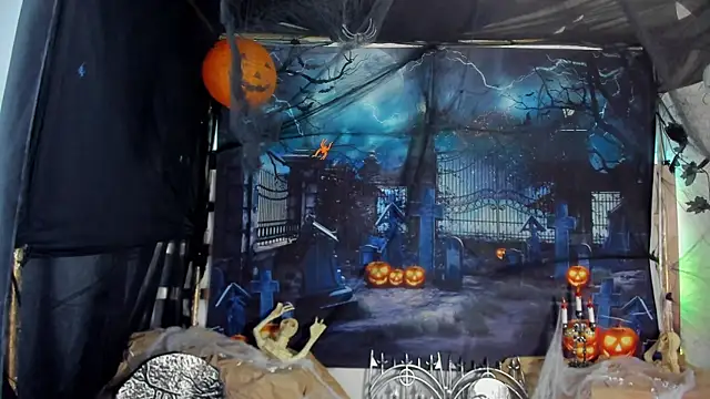 Snapshot of DashaFoxxx chatting on October 28, 2025, 1:10 pm DashaFoxxx online show from October 28, 2025, 1:10 pm