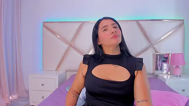 Snapshot of DashaFoxxx chatting on October 7, 2025, 1:45 pm DashaFoxxx online show from October 7, 2025, 1:45 pm