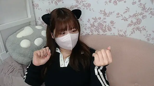 Snapshot of mei_hosina chatting on February 22, 2026, 3:57 pm mei hosina online show from February 22, 2026, 3:57 pm