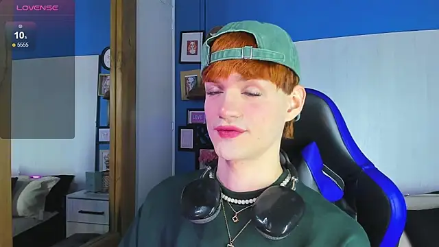 VladHellsing4 online show from September 27, 2025, 1:39 pm