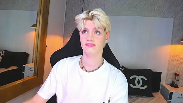 VladHellsing4 online show from February 25, 2026, 1:55 pm