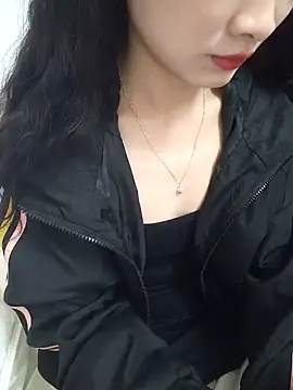 Lovely kute online show from February 17, 2025, 2:06 pm