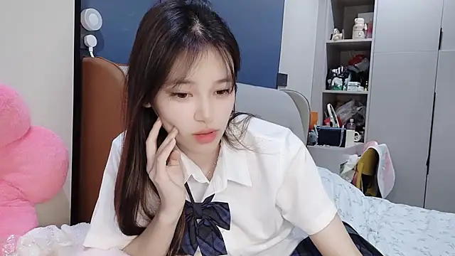 Snapshot of Barbie-168 chatting on December 13, 2024, 5:54 pm Barbie-168 online show from December 13, 2024, 5:54 pm