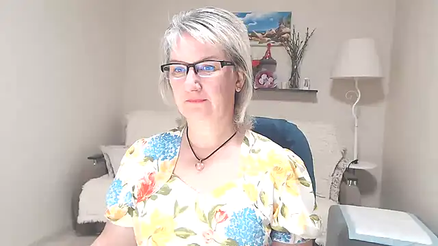 FleurMays online show from June 20, 2026, 3:33 am