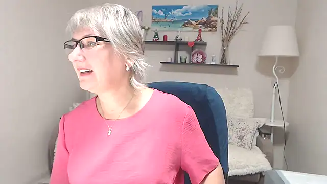 FleurMays online show from October 20, 2025, 5:09 am