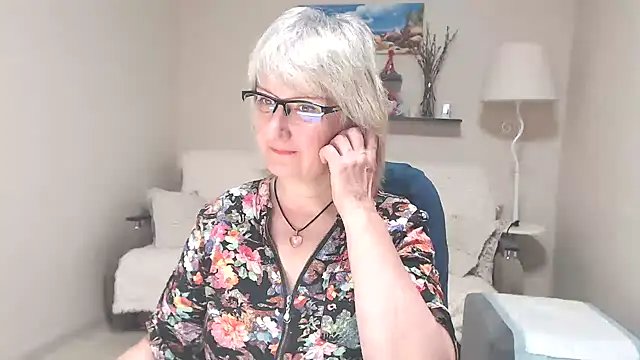 FleurMays online show from June 25, 2026, 5:12 am