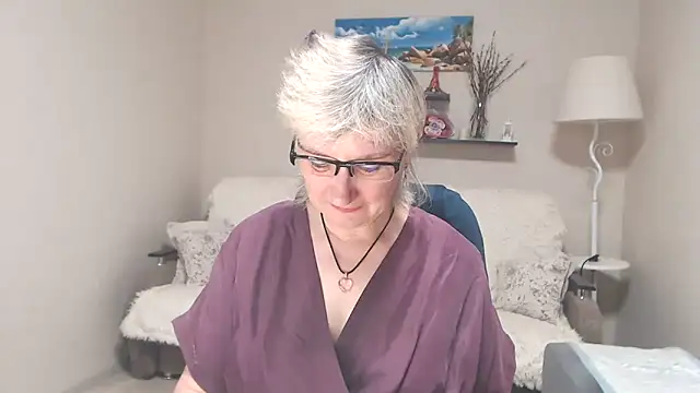 FleurMays online show from June 12, 2026, 4:21 am