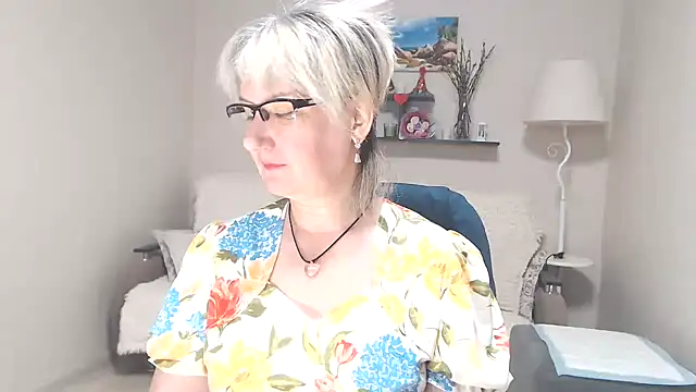FleurMays online show from June 19, 2026, 2:28 am