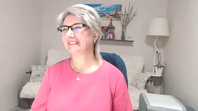 FleurMays online show from October 18, 2025, 4:14 am