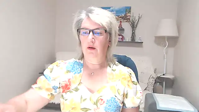 FleurMays online show from July 3, 2026, 4:52 am
