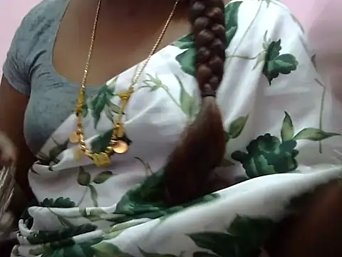 Hot akshara online show from December 22, 2025, 4:51 pm