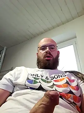 azagoul222 online show from November 24, 2025, 4:07 pm