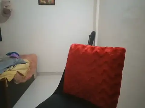 MakeMeCumAhh online show from April 12, 2026, 6:11 pm