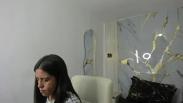 kathina giraldo online show from April 7, 2026, 12:51 pm