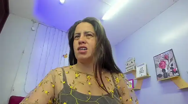 kathina giraldo online show from February 14, 2025, 1:40 pm