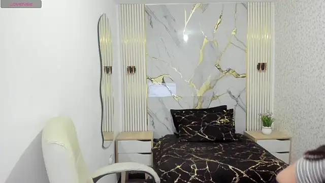 kathina giraldo online show from March 26, 2026, 12:58 pm