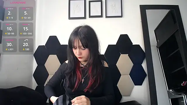 Maki Zein online show from February 19, 2025, 1:17 pm