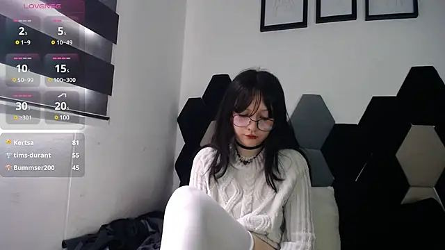 Maki Zein online show from March 14, 2025, 4:09 pm