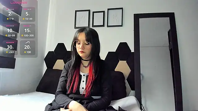 Maki Zein online show from January 29, 2025, 3:26 pm