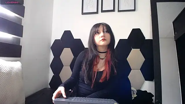 Maki Zein online show from February 21, 2025, 7:21 pm