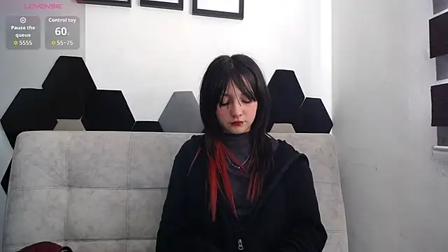 Maki Zein online show from September 17, 2025, 1:13 pm