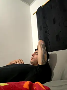 OliverBennet online show from October 26, 2025, 12:22 am