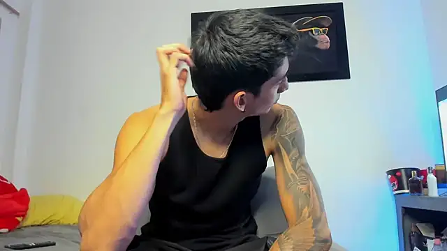 OliverBennet online show from October 27, 2025, 9:49 pm