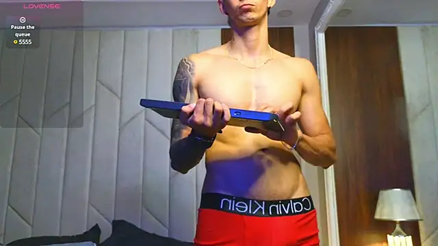 OliverBennet online show from March 11, 2025, 3:25 am
