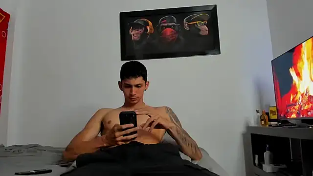 OliverBennet online show from October 3, 2025, 3:20 am