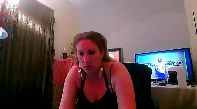 lilyhornyhousewife online show from March 18, 2025, 8:06 am