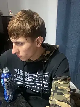 Snapshot of oliver_Lz chatting on October 15, 2025, 4:00 am oliver Lz online show from October 15, 2025, 4:00 am