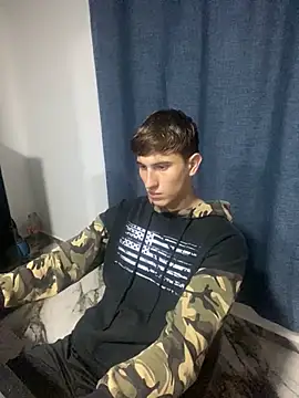 Snapshot of oliver_Lz chatting on October 13, 2025, 12:12 am oliver Lz online show from October 13, 2025, 12:12 am