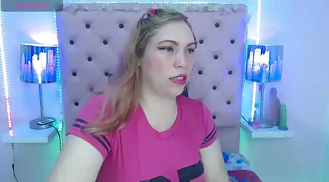 Snapshot of HannahEmmax2 chatting on March 23, 2025, 1:09 am HannahEmmax2 online show from March 23, 2025, 1:09 am