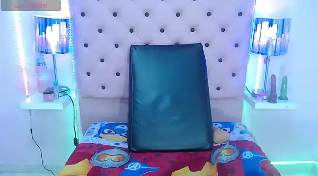 Snapshot of HannahEmmax2 chatting on March 22, 2025, 3:52 am HannahEmmax2 online show from March 22, 2025, 3:52 am