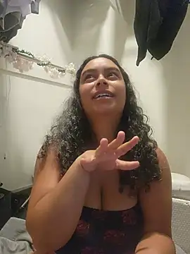 cinnaminnie online show from August 1, 2026, 5:33 pm