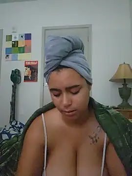 cinnaminnie online show from July 7, 2026, 2:53 pm