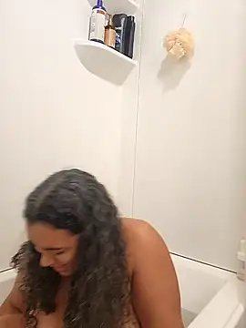 cinnaminnie online show from April 13, 2026, 2:54 pm