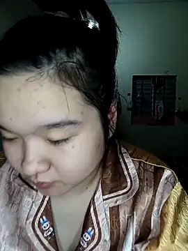 Snapshot of Thomgdee chatting on October 14, 2025, 12:33 am Thomgdee online show from October 14, 2025, 12:33 am