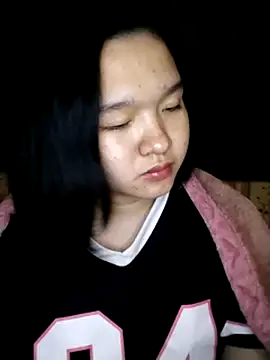 Snapshot of Thomgdee chatting on February 24, 2025, 1:21 pm Thomgdee online show from February 24, 2025, 1:21 pm