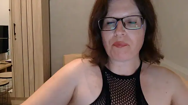 Snapshot of CrimsonMistress chatting on September 26, 2025, 9:43 pm CrimsonMistress online show from September 26, 2025, 9:43 pm